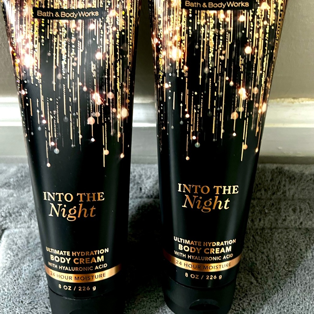 🎉🎉Host Pick🎉🎉Bath & Body Works Into the Night Lotion